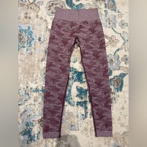 Gymshark Camo Seamless Leggings Berry Red - Size Medium
